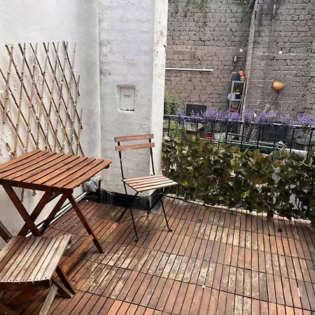 Zentrale Schoene In Der Altstadt Mit Balkon Apartment