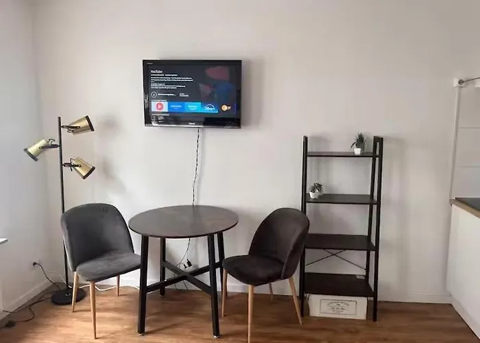 Zentrale Schoene In Der Altstadt Mit Balkon *