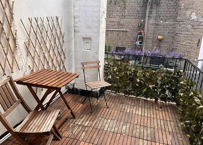 Zentrale Schoene In Der Altstadt Mit Balkon Apartment